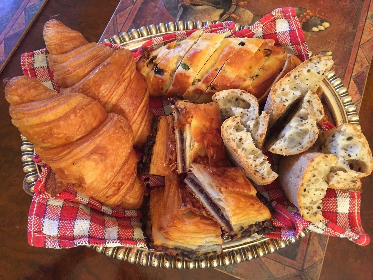 52 Clichy - D'hotes Bed & Breakfast Parijs